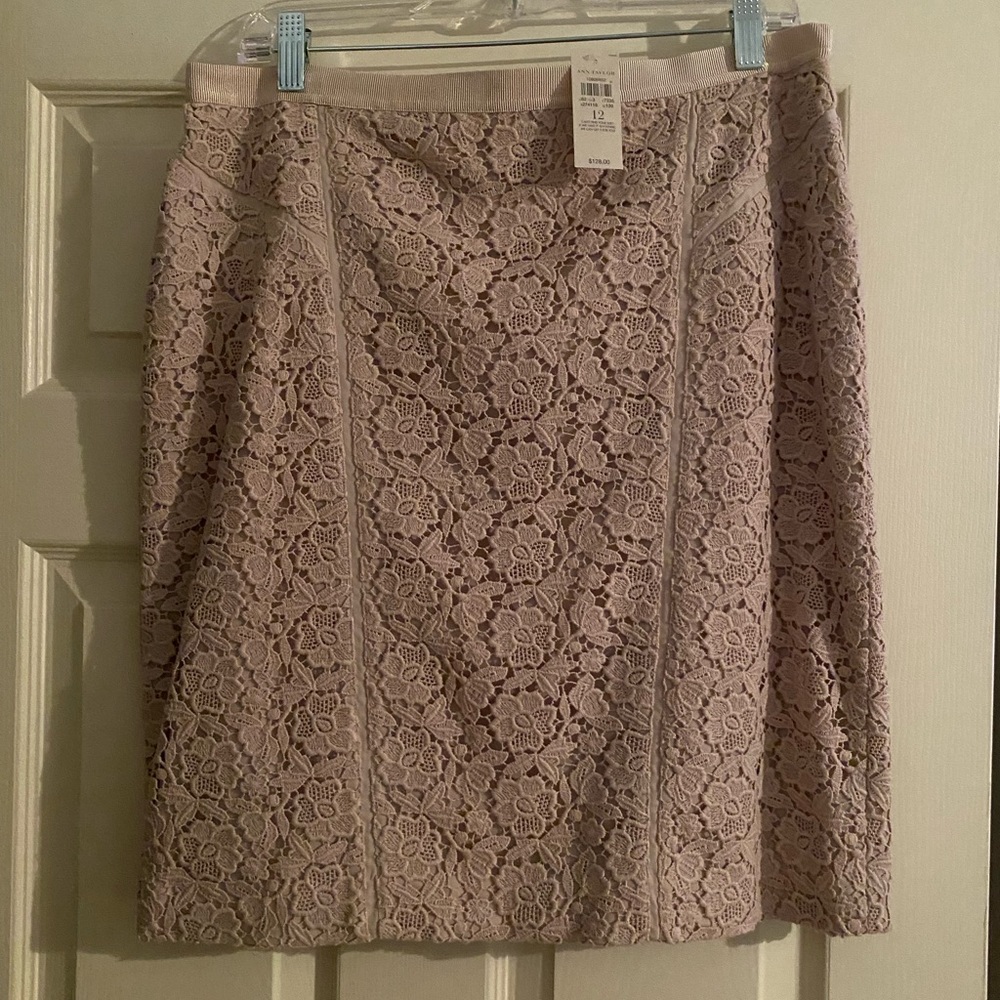 Ann Taylor Cream Lace Skirt NWT size 12